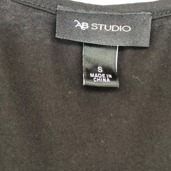 AB STUDIO DIAGONAL TIERED RUFFLED BLACK TOP - Picture 13 of 15